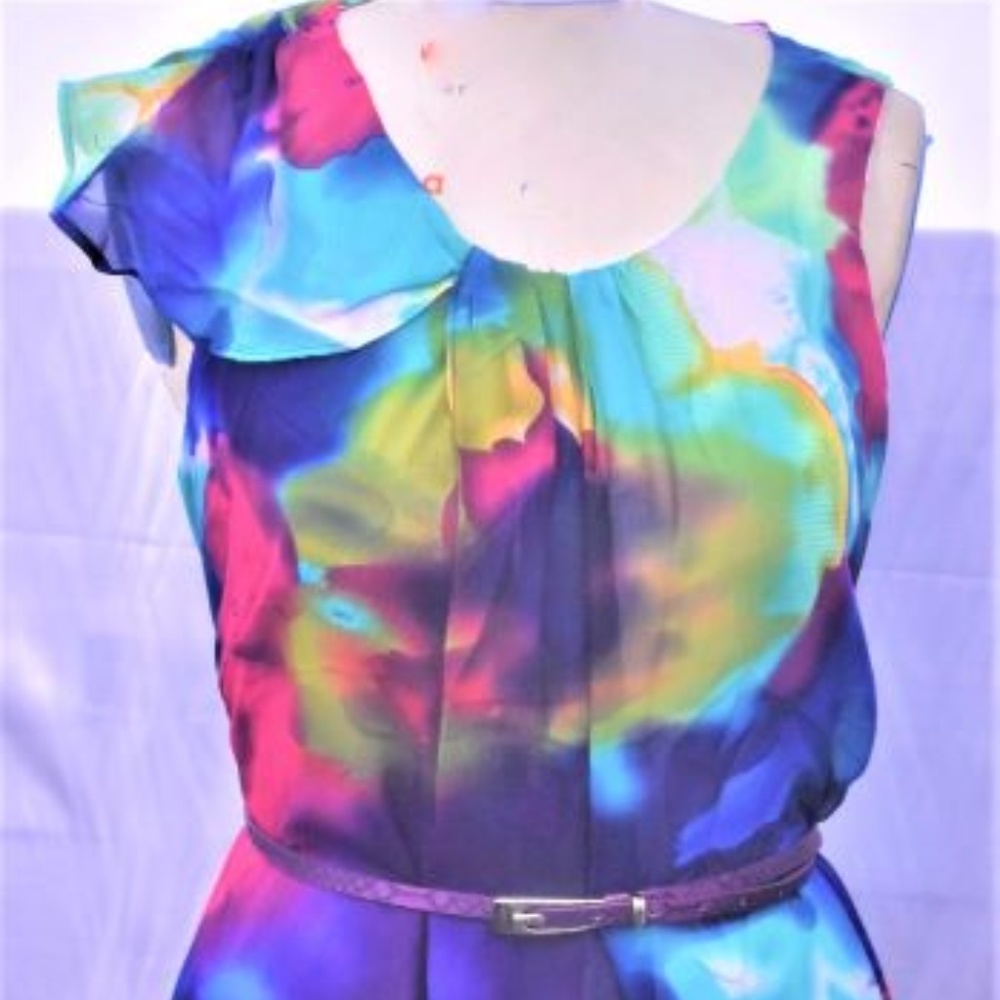 Women's sleeveless colorful dress